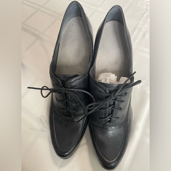 Lace up black platform heels - Picture 2 of 3